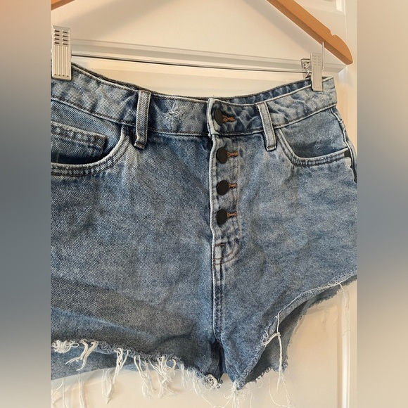 Distressed Denim Shorts | High Performance Wear | EUR 40/US 12 - Picture 2 of 7